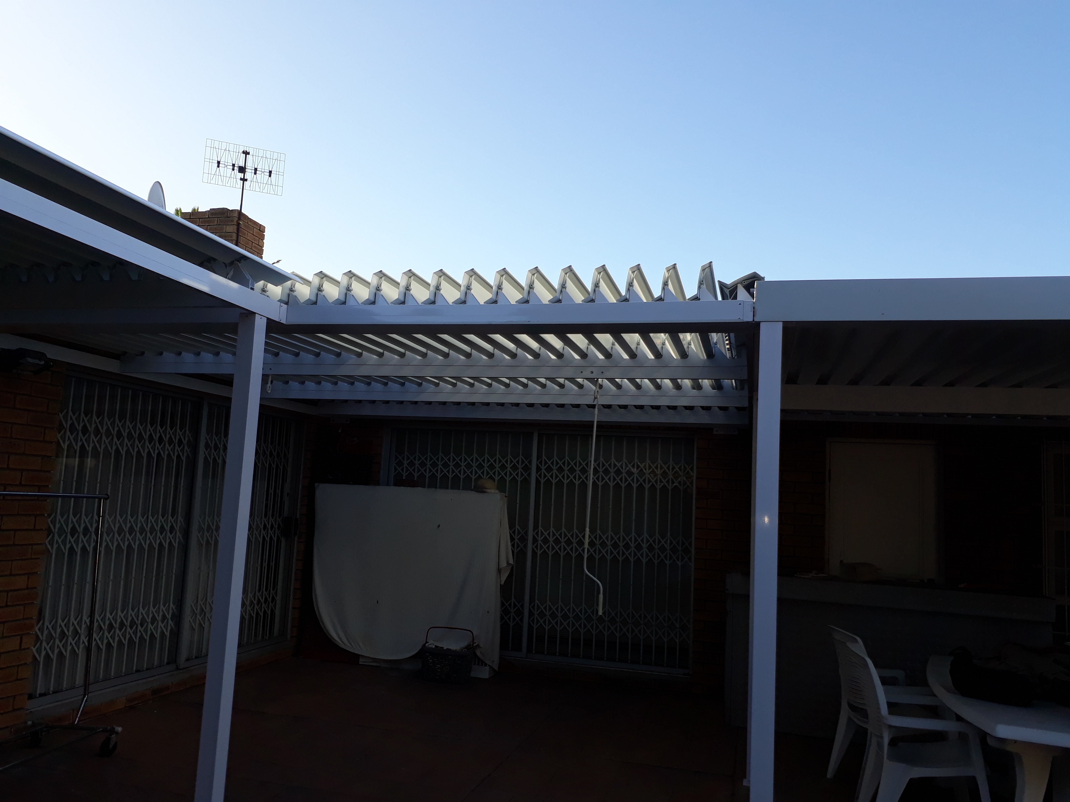 Adjustable with NO 3 Fascia Panel Adjustable with NO 3 Fascia Panel